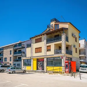 https://apartman-bijeca-medulin.in-istria.net